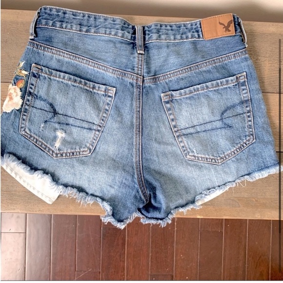 American Eagle Shorts - Picture 2 of 3